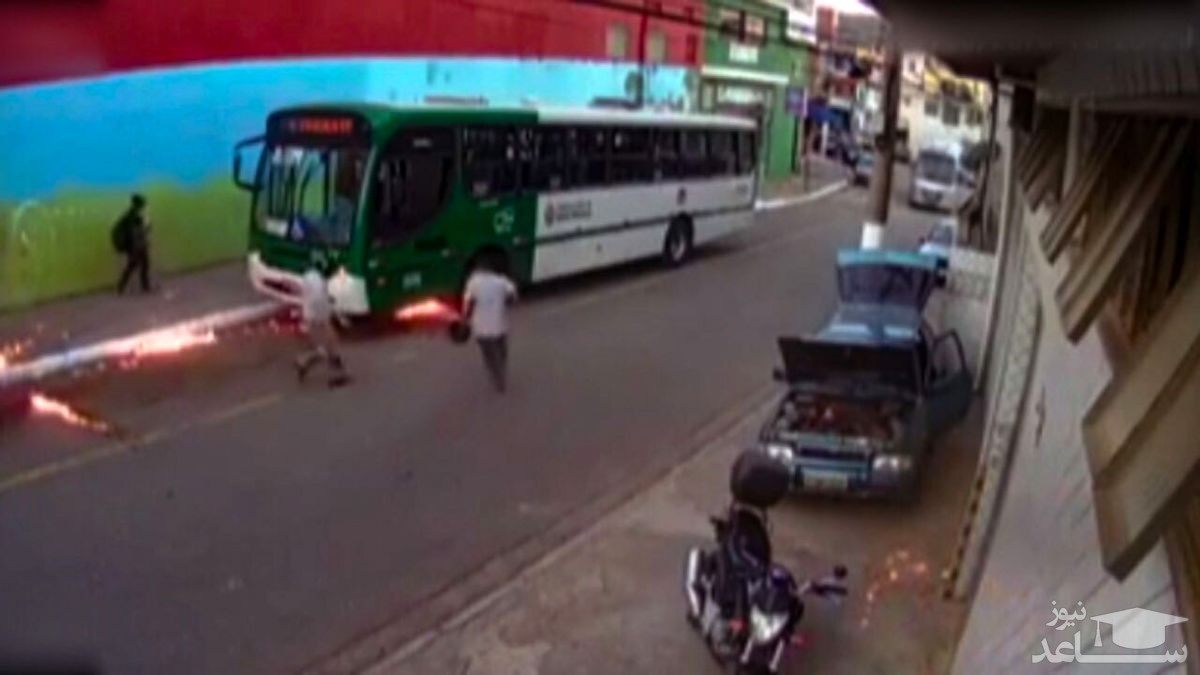 (فیلم)  عکس‌العمل عجیب یک مرد حین آتش سوزی!