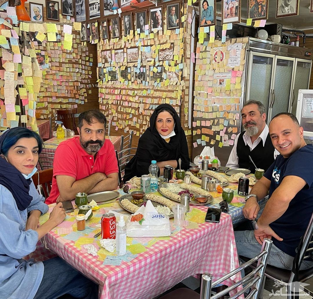 احسان کرمی و دوستان