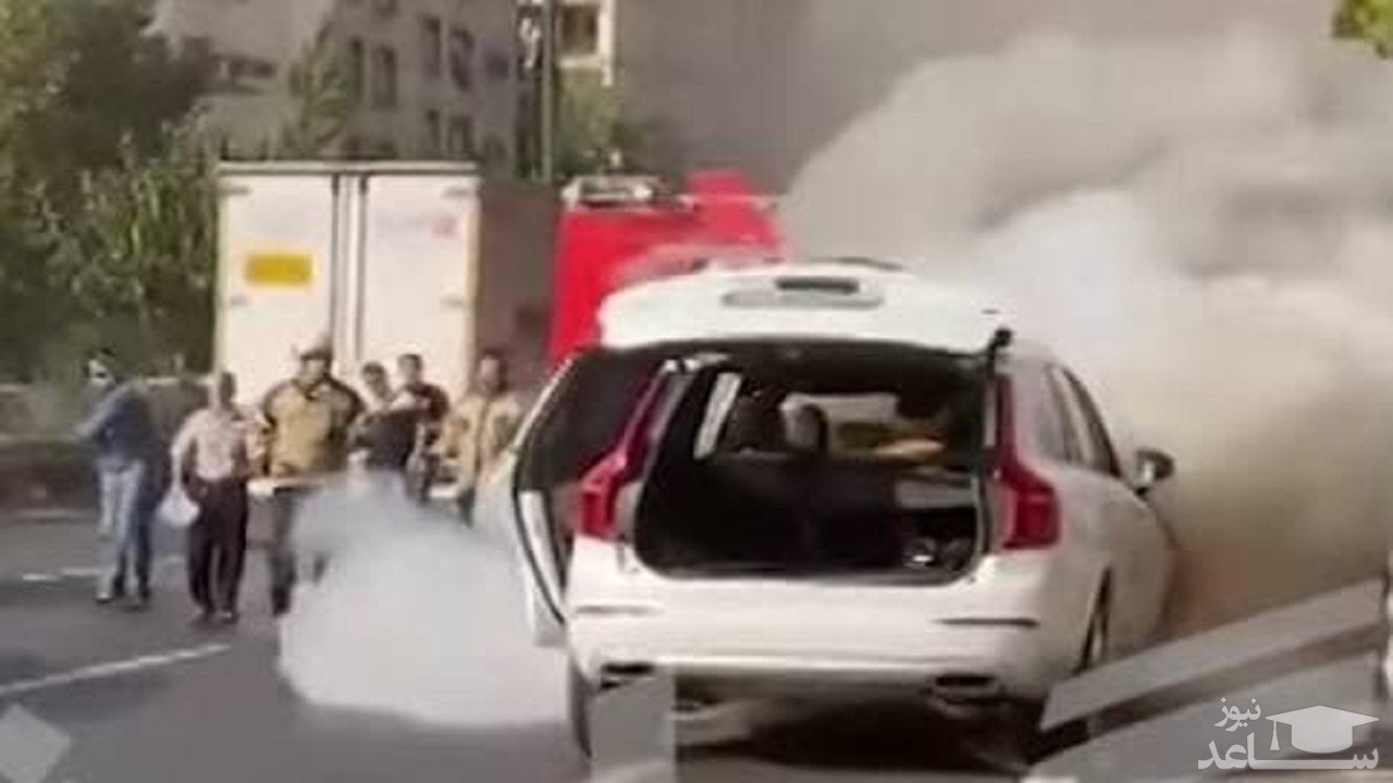 آتش سوزی خودروی ولوو XC90 در اتوبان صیاد شیرازی