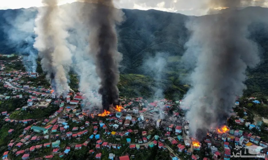 هدف قرار دادن خانه های یک روستا در جریان آتشباری ارتش میانمار/ خبرگزاری فرانسه