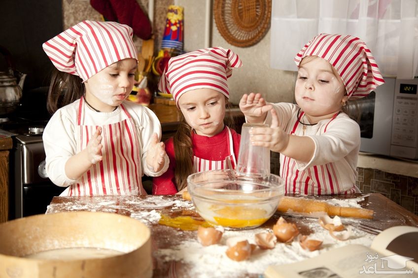 کودکان در حال آشپزی