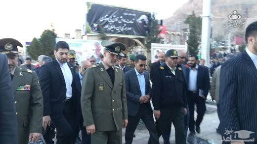 تصویری متفاوت از وزیر دفاع بر سر مزار سردار سلیمانی