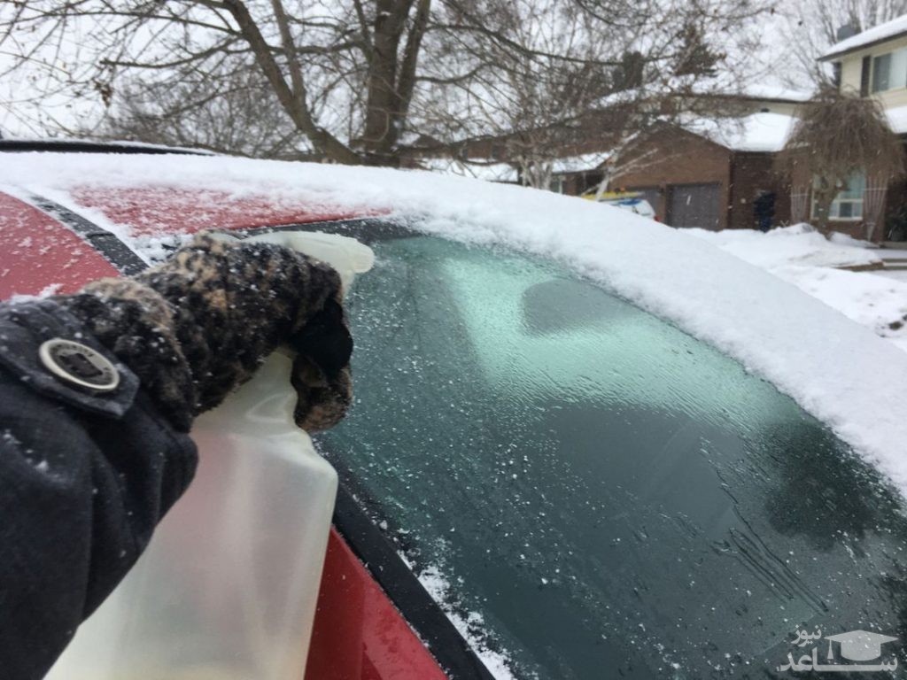 یخ زدگی شیشه خودرو را چگونه برطرف کنیم؟