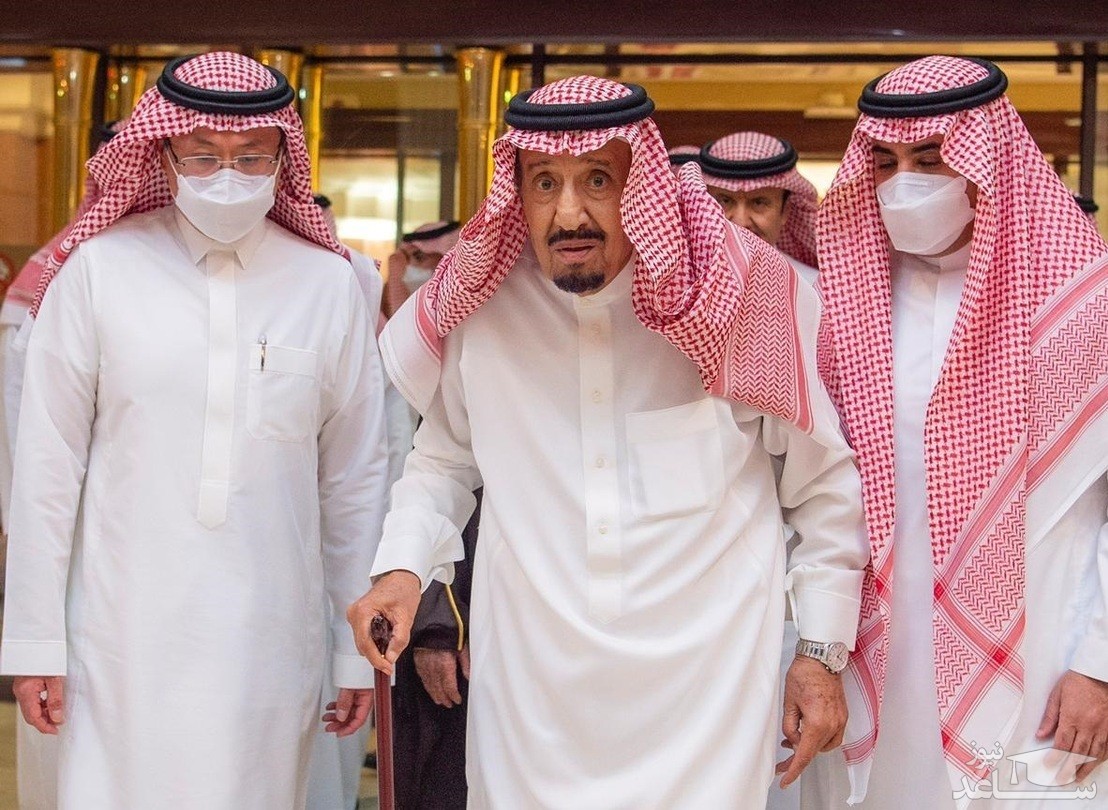 (فیلم) ترخیص پادشاه عربستان از بیمارستان