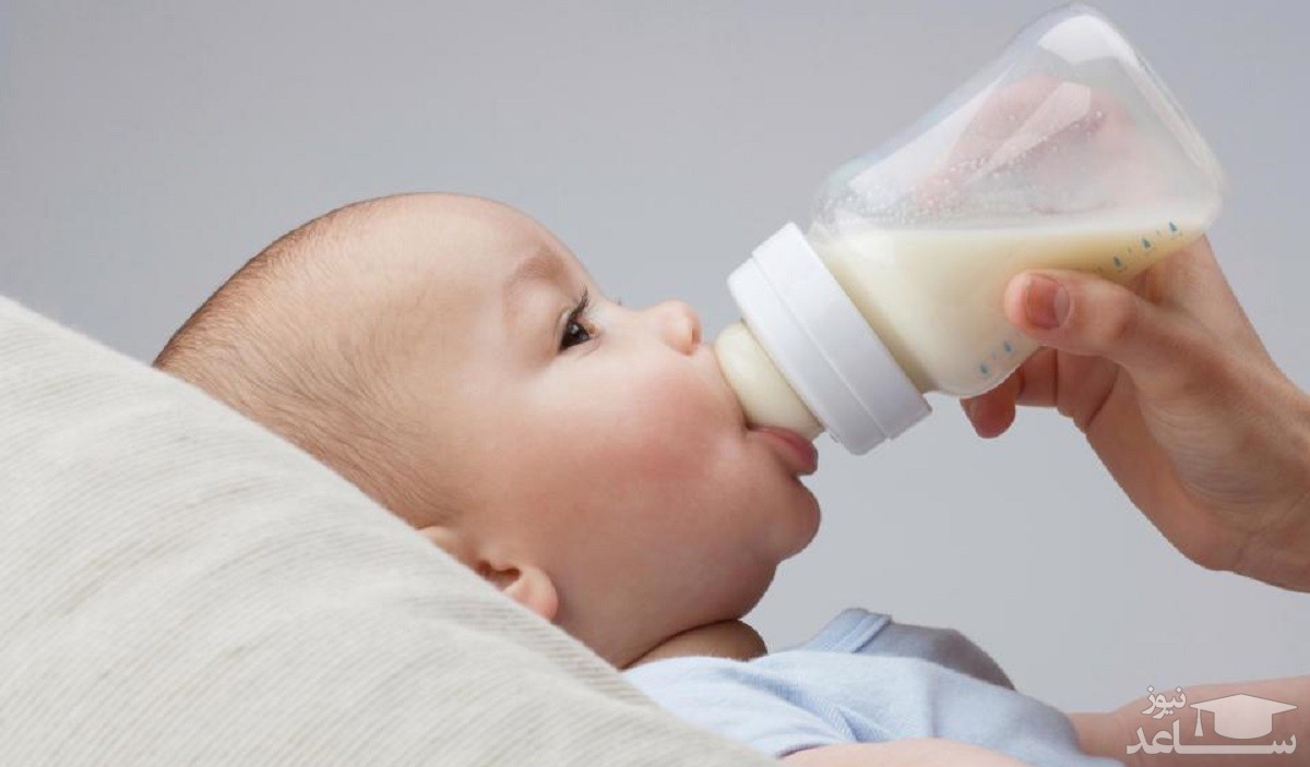 شیر دادن به نوزاد با شیشه شیر