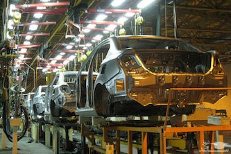 قیمت ارز پایین می‌آید، ماشین داخلی گران می‌شود!