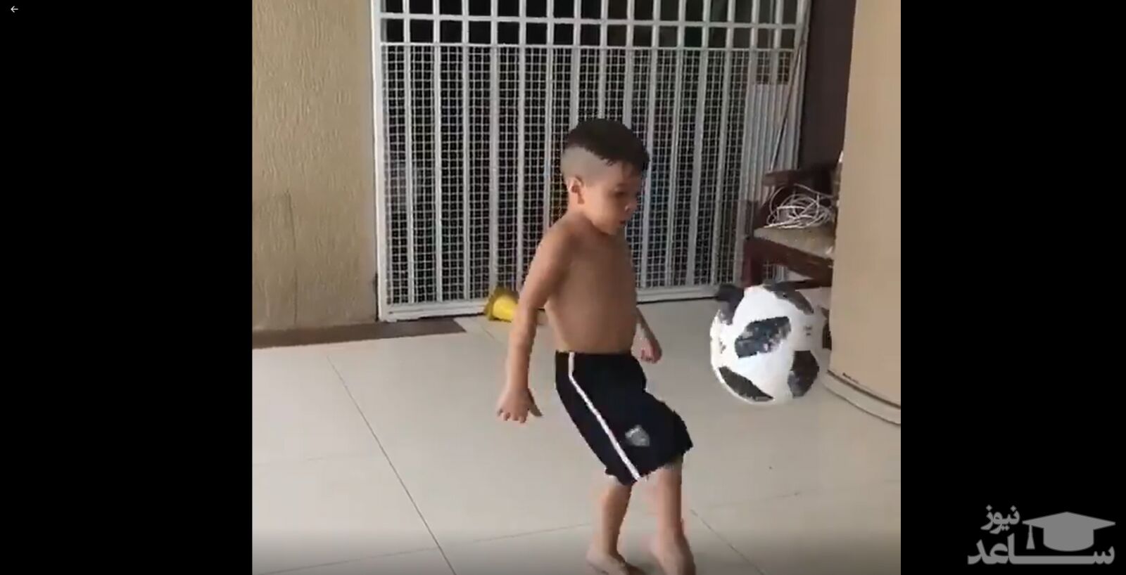 (فیلم) روپایی های فوق العاده کودک برزیلی/ برزیلی ها فوتبالیست به دنیا می آیند!