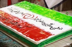 (فیلم) نحوه تقسیم کیک در سالگرد پیروزی انقلاب اسلامی!