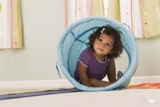 مرتب کردن و نظافت خانه همراه با کودک