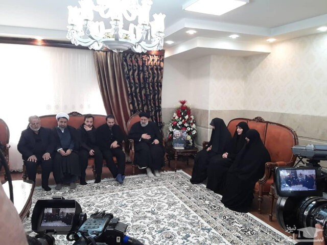 آیت‌الله رییسی با خانواده شهید سلیمانی دیدار کرد