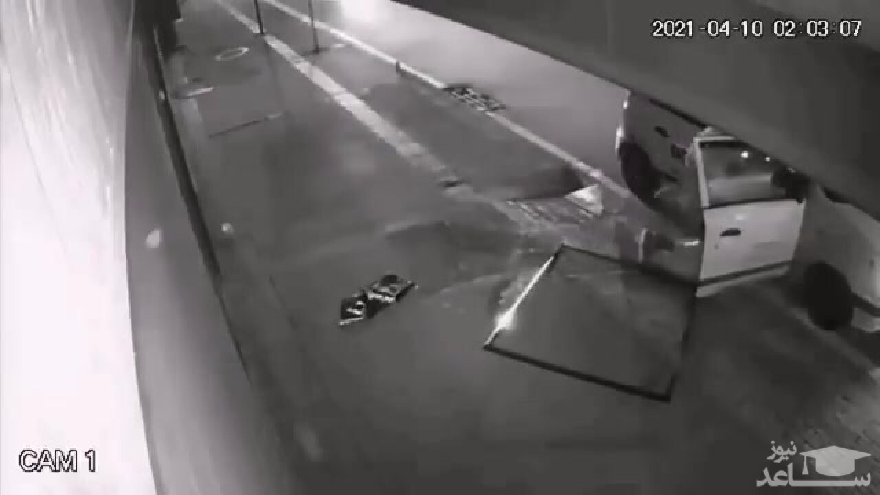 (فیلم) بلایی که هنگام دزدی بر سر یک سارق آمد