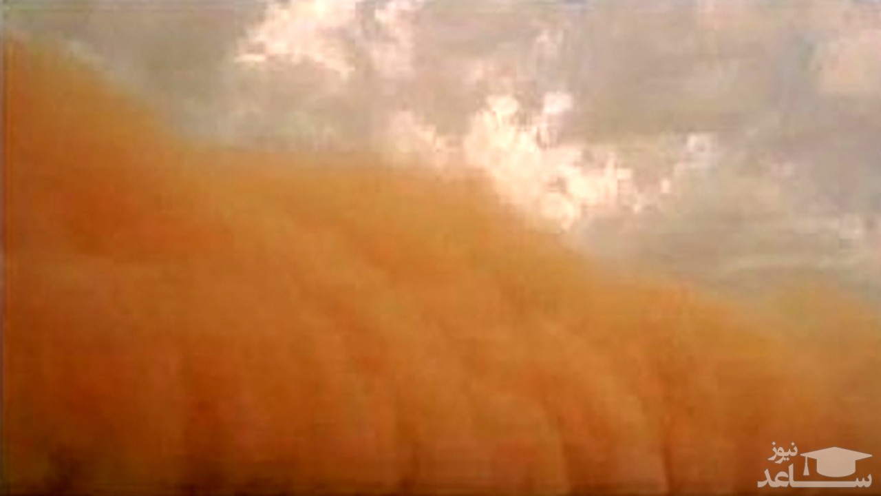 (فیلم) وقوع گرد و غبار در جریان بازی استقلال و سپاهان