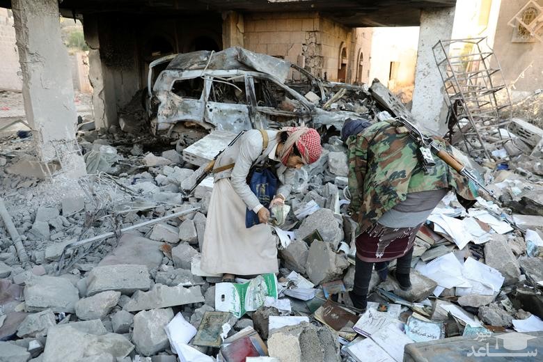 حمله جنگنده های عربستان سعودی به خانه های مسکونی در شهر صنعا یمن به تلافی حمله اخیر یمنی ها به ابوظبی/ رویترز