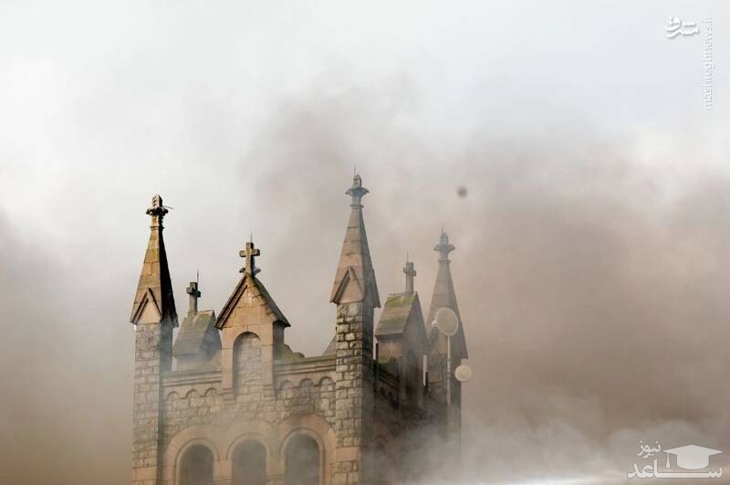 (عکس) آتش‌سوزی در کلیسای ۱۱۵ ساله در فیلادلفیا