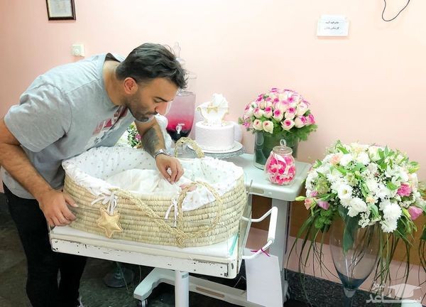 (عکس) فوتبالیست معروف پدر شد