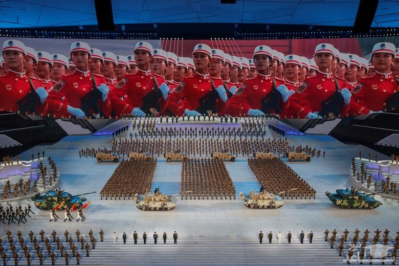 جشن صدسالگی تاسیس حزب کمونیست چین در استادیوم ملی شهر پکن/ رویترز