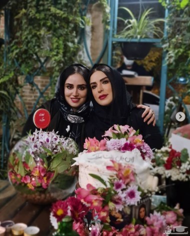 هانیه غلامی و مادرش