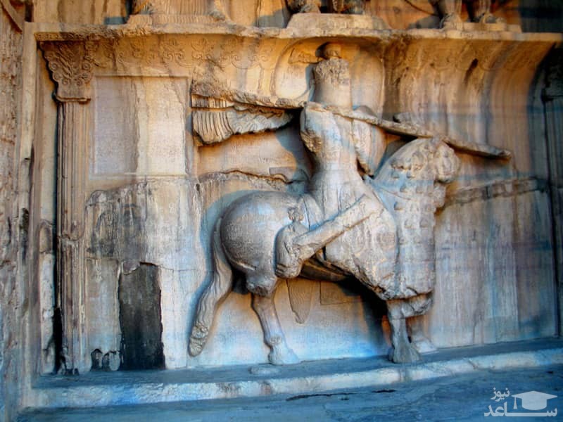 نقش برجسته اسب سوار زره پوش در طاق بستان