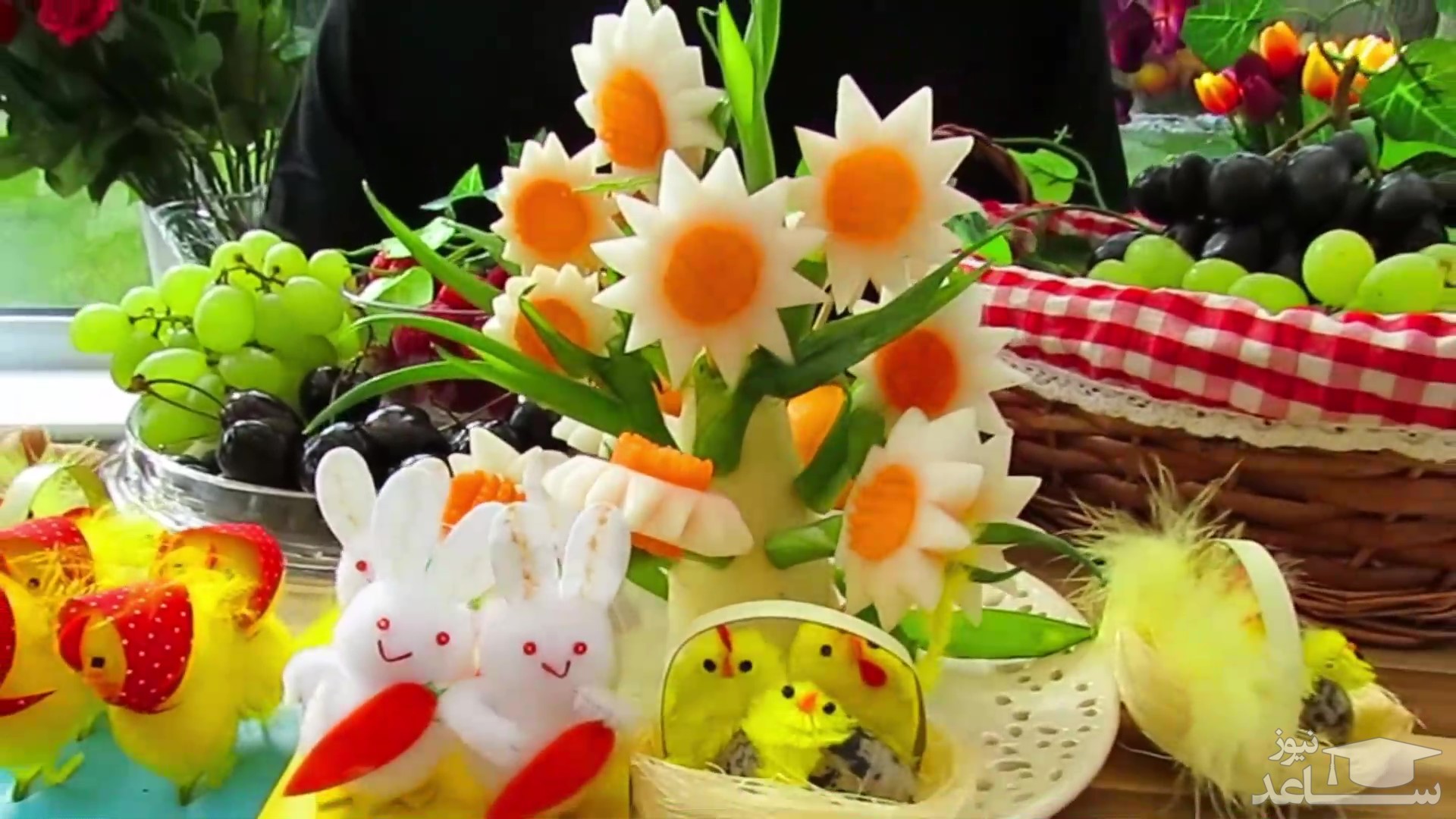 (ویدیو) تزیین سبزیجات ترب با هویج به شکل گل مخصوص سفره آرایی