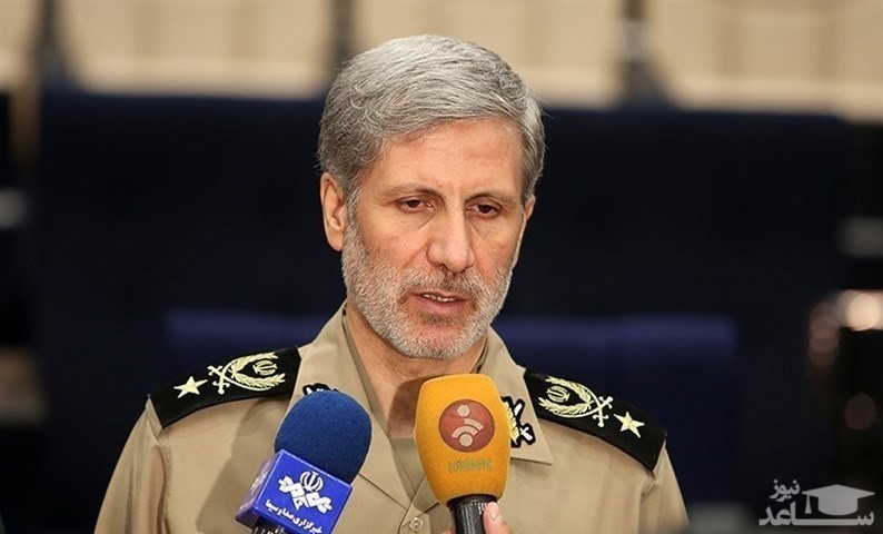وزیر دفاع: قاطعانه با راهزنی دریایی برخورد می‌کنیم