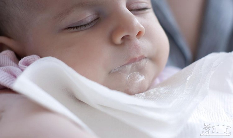 علائم رفلاکس معده نوزاد و روش های درمان