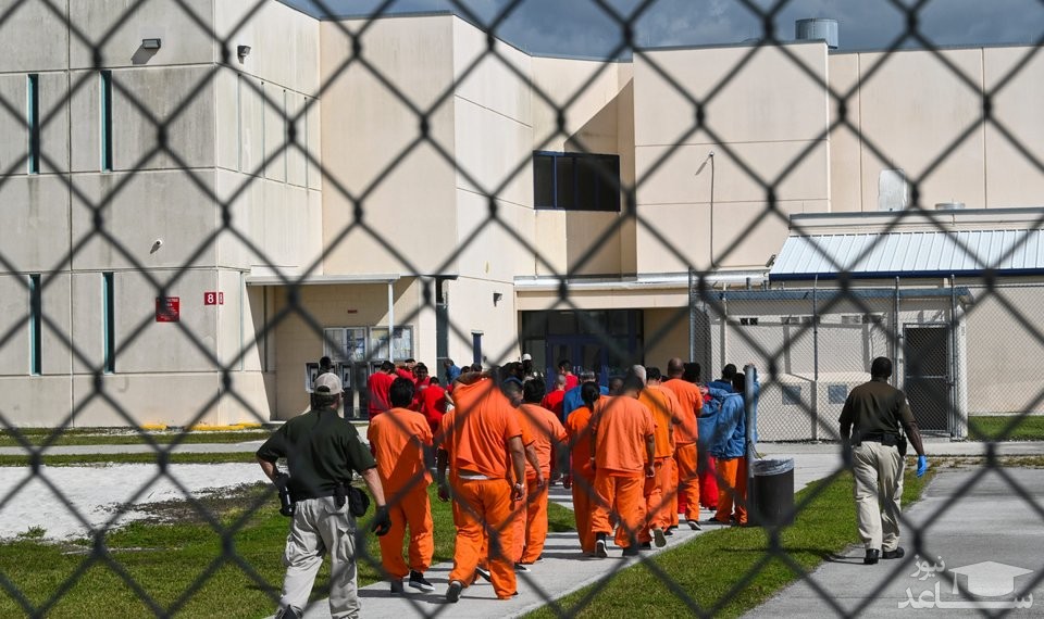 یک مرکز نگهداری از مهاجرین زندانی در فلوریدا به زندانیان مسلمان گوشت خوک و غذاهای حلال منقضی شده می دهد