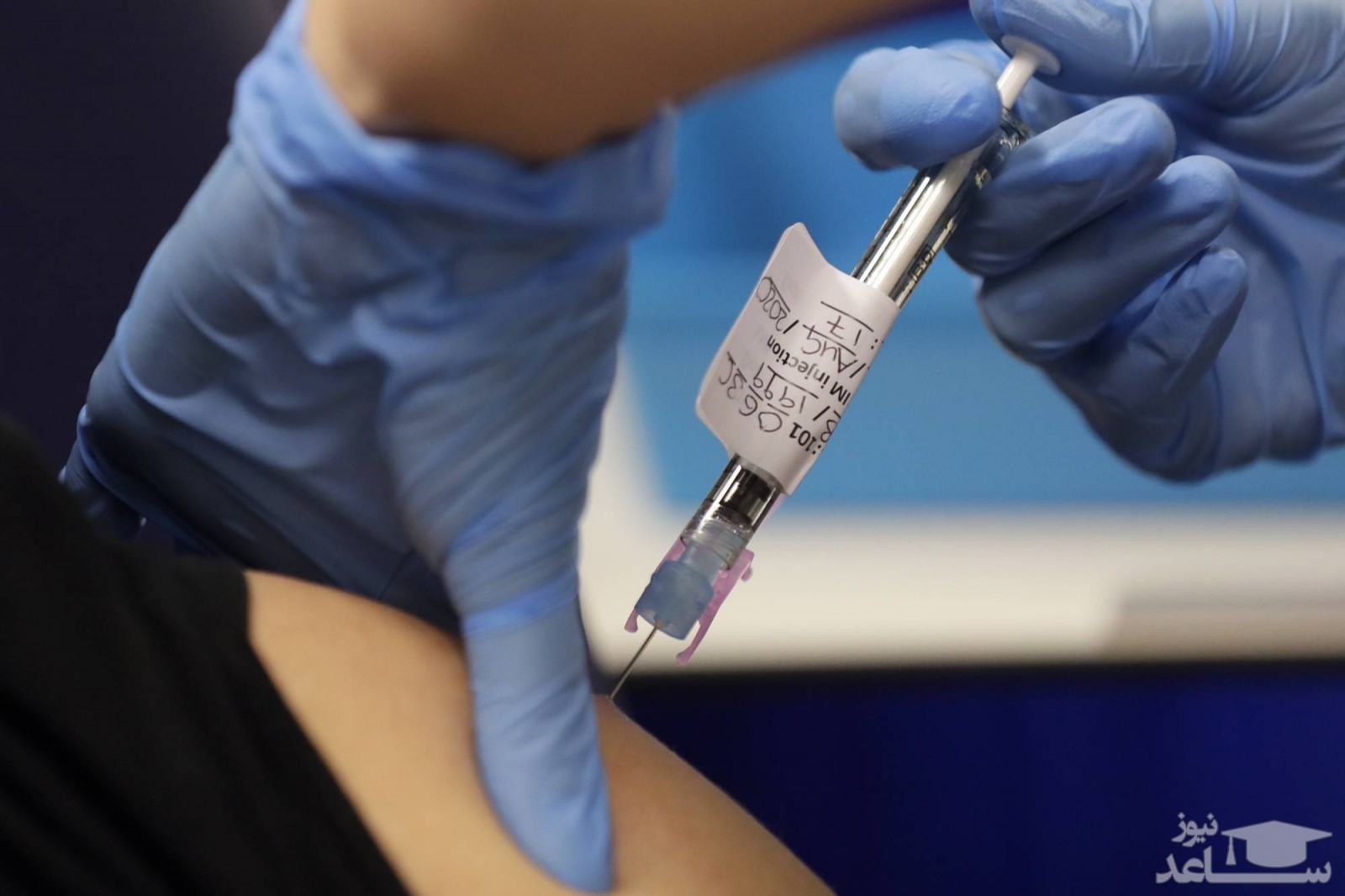تزریق اولین تست انسانی واکسن کرونا در ایران