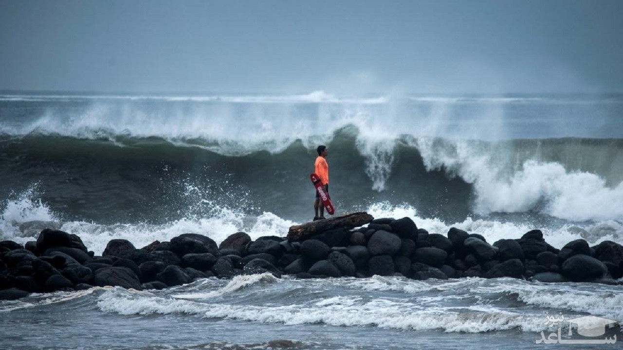 لحظه غرق شدن دو گردشگر در دریا + فیلم