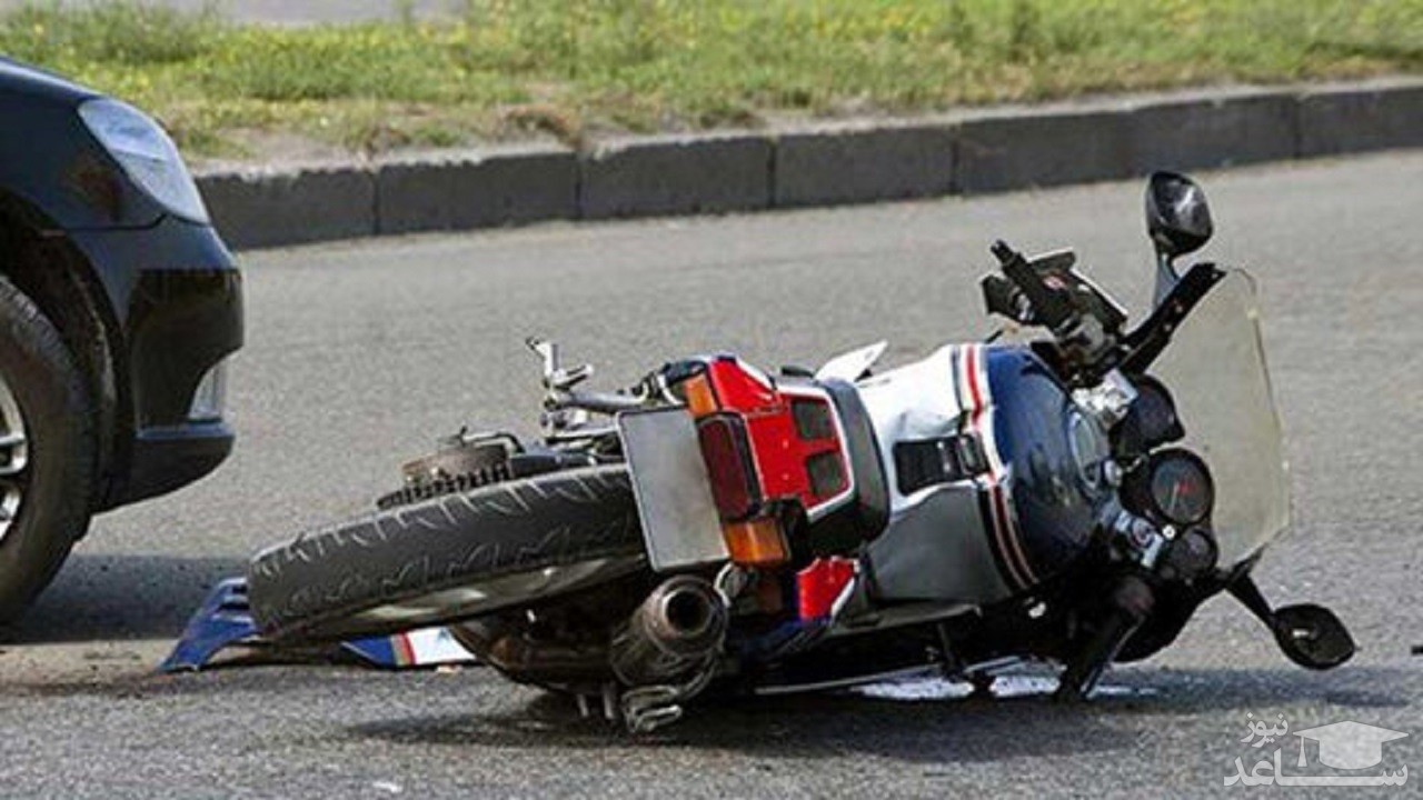 (فیلم) لحظه تلخ افتادن یک بچه از روی موتور و رد شدن کامیون از روی آن‌!