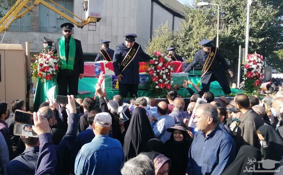آیین تشییع شهدای حمله تروریستی به حرم شاهچراغ(ع) در شیراز آغاز شد