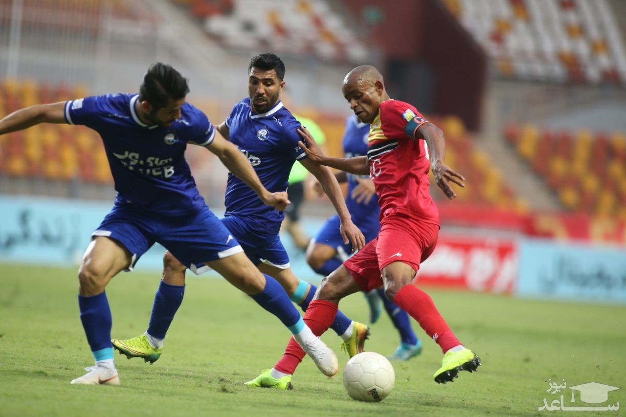 کری‌خوانی بازیکنان پرسپولیس برای استقلالی‌ها