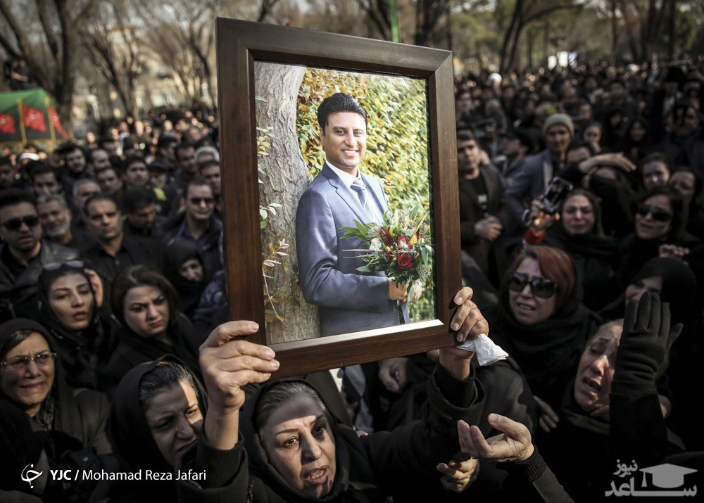 تشییع و خاکسپاری ۱۱ شهید سانحه هوایی در اصفهان
