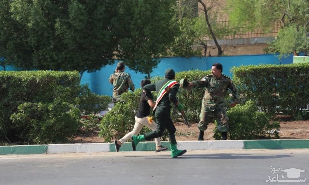 (عکس) لحظه مطلع کردن روحانی از حمله تروریستی اهواز
