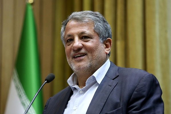 (فیلم) شوخی رئیس شورای شهر تهران در مورد بوی نامطبوع تهران: یه گندی زدیم بوش دراومده