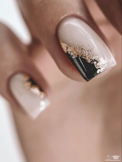 طراحی ناخن با ورق طلا