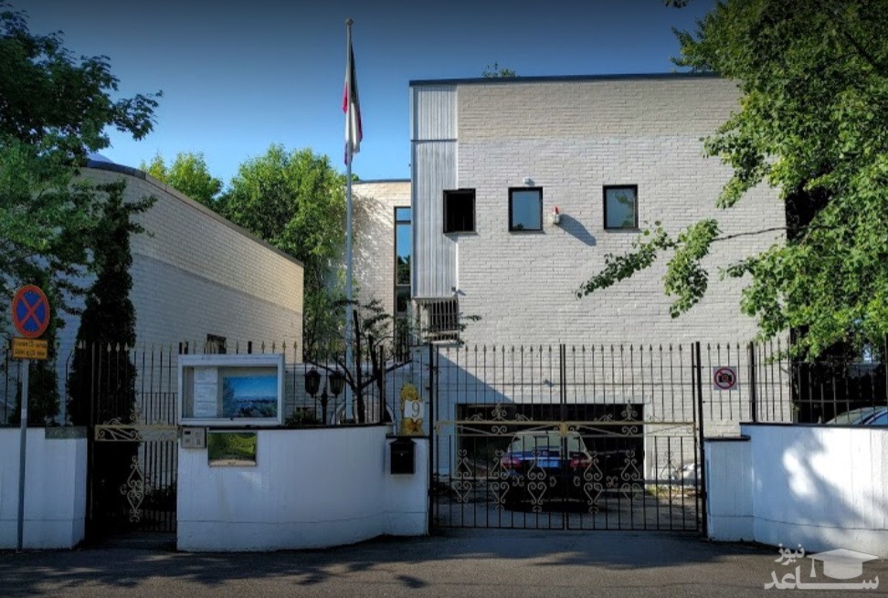 تعرض به سفارت ایران در فنلاند / افراد ناشناس پرچم ایران را آتش زدند