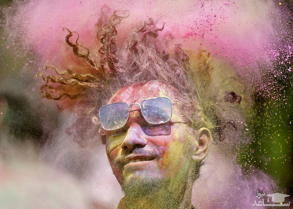 جشنواره پودر رنگ در شهر احمدآباد هند/ رویترز