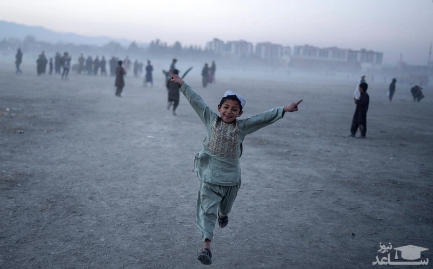 کریکت بازی کودکان و نوجوانان افغانستانی در پارکی در شهر کابل/ آسوشیتدپرس