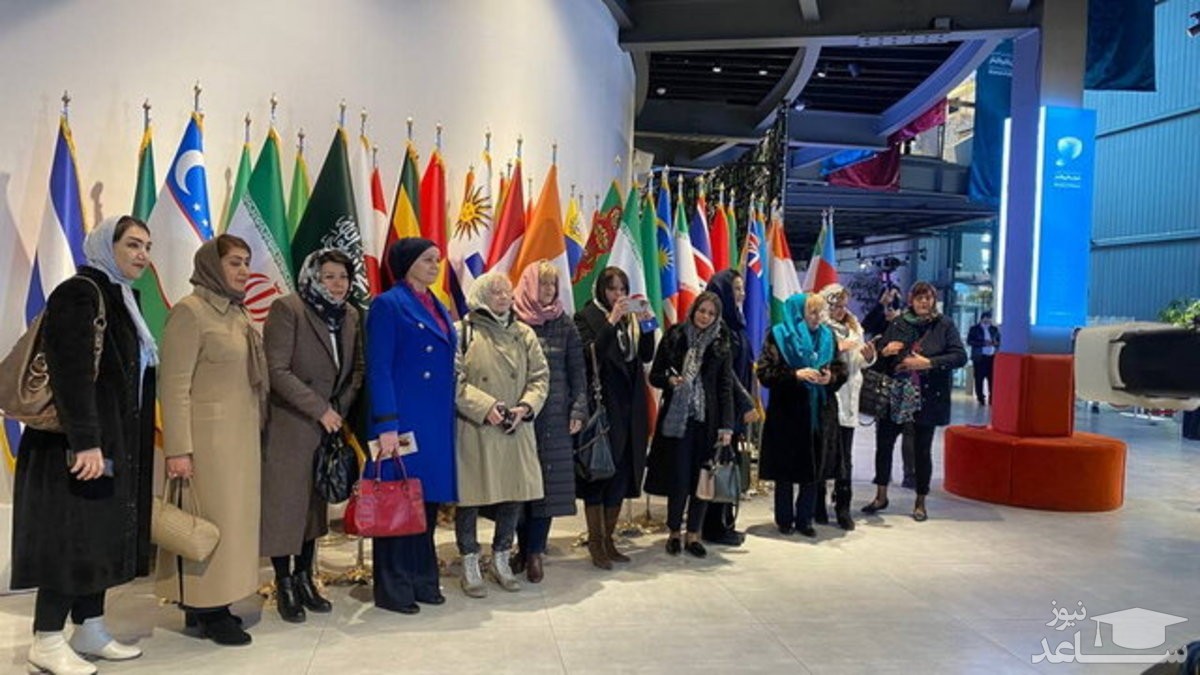 تصاویری جالب از حواشی کنگره بین المللی بانوان تاثیرگذار با حجاب و پوشش های متفاوت
