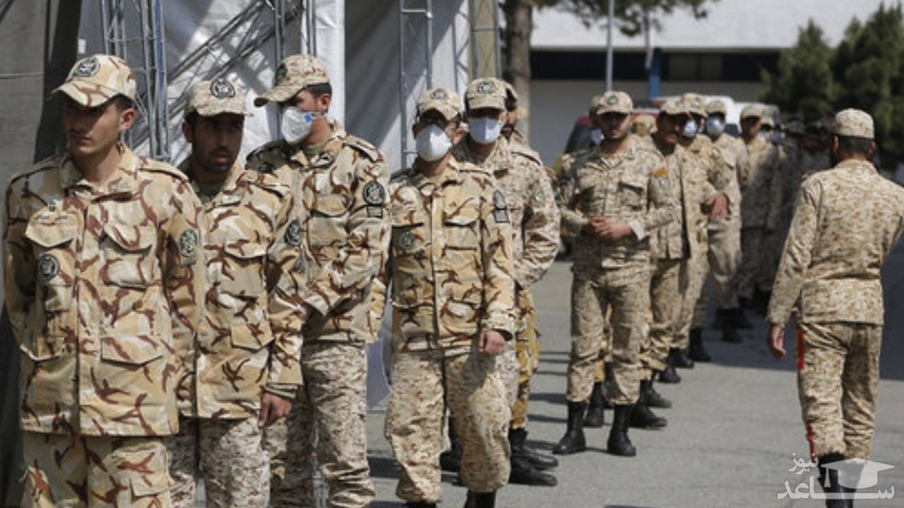 سربازان فرماندهی انتظامی تهران بزرگ واکسن کرونا در یافت می کنند