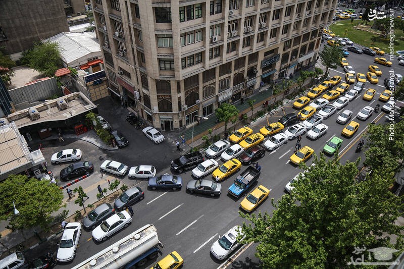 صف‌های بلند بنزین؛ نمایش فقر ذهنی ایرانی‌ها