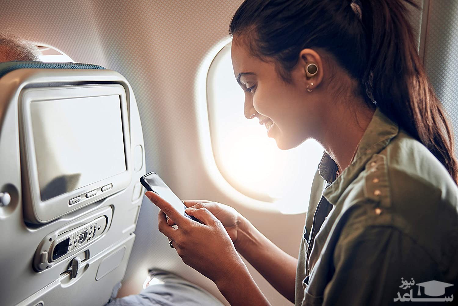 هدفون بی سیم کریتیو مدل Outlier Gold