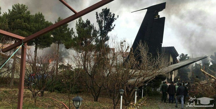 سقوط هواپیما با 10 سرنشین در یک شهرک مسکونی کرج