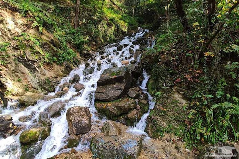 آبشار آب پری رویان کجاست؟