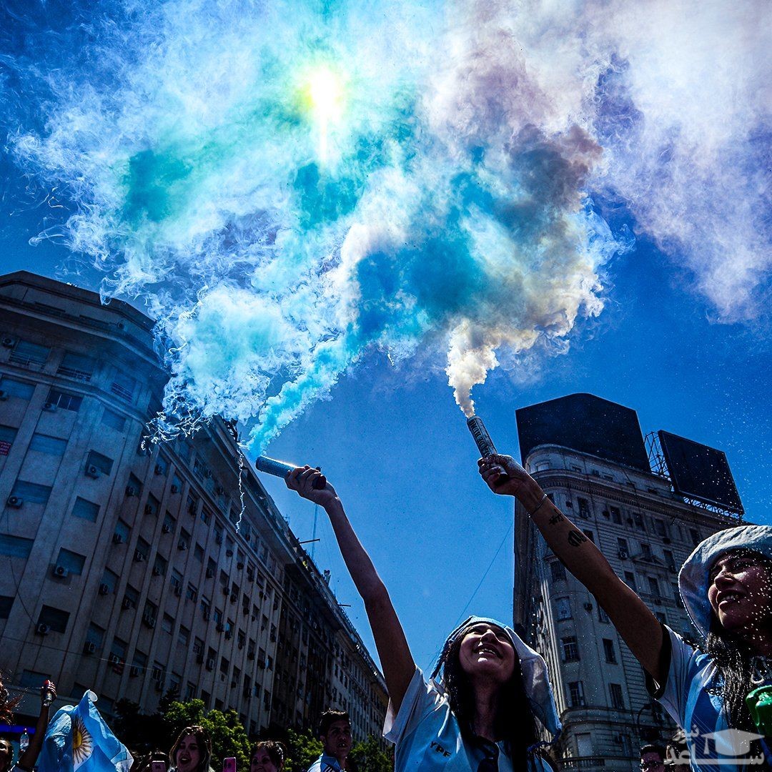 (فیلم) جشن قهرمانی مردم آرژانتین در بوینس آیرس