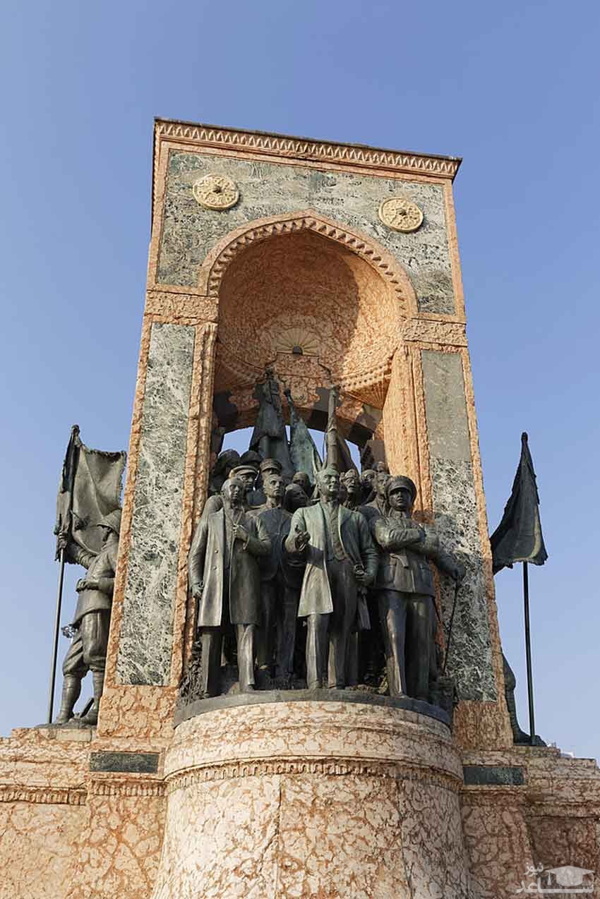 مجسمه یادبود جمهوریت 