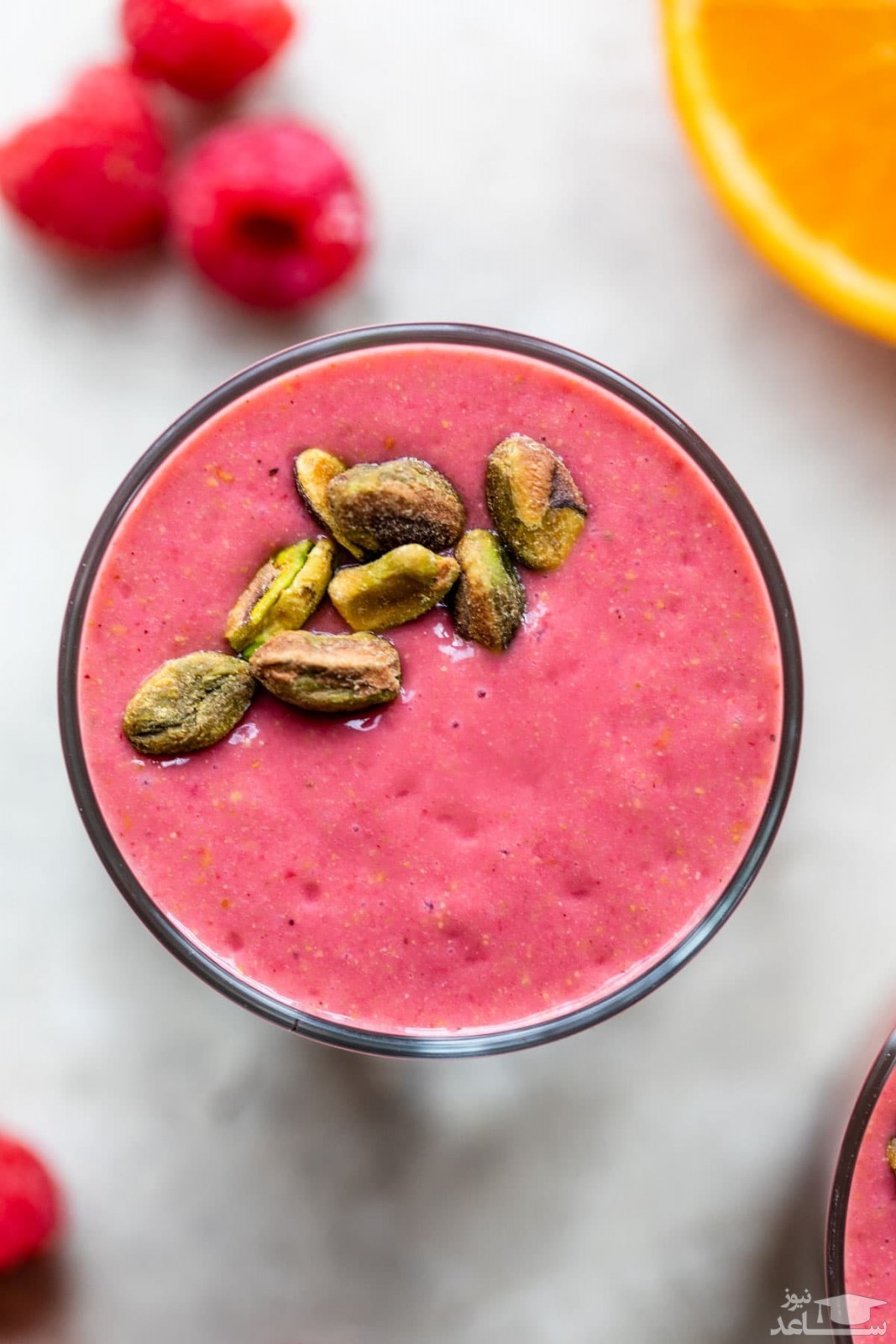 روش تهیه اسموتی تمشک و پسته