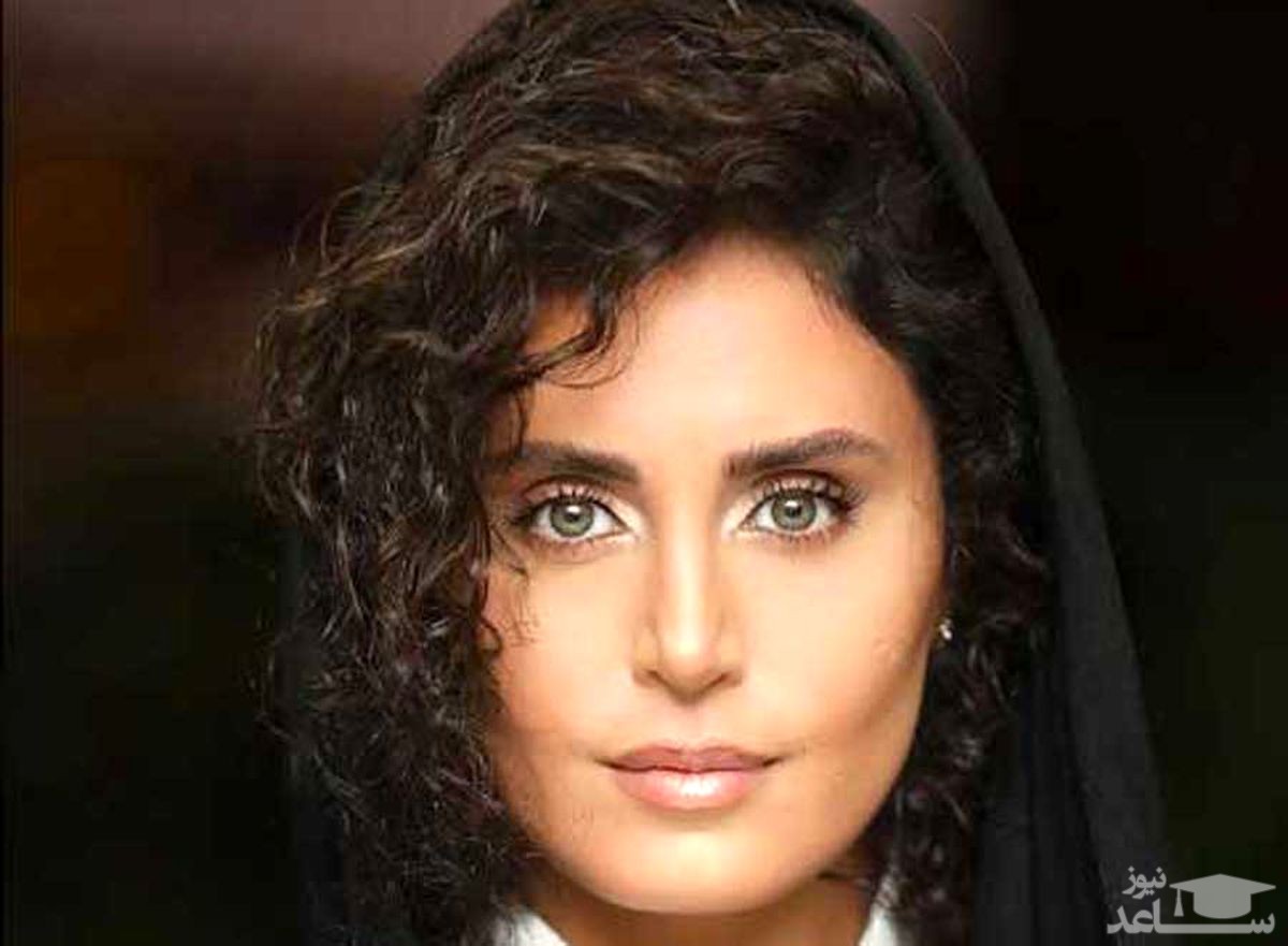 کافه گردی «الناز شاکردوست» با تیپ زمستانی