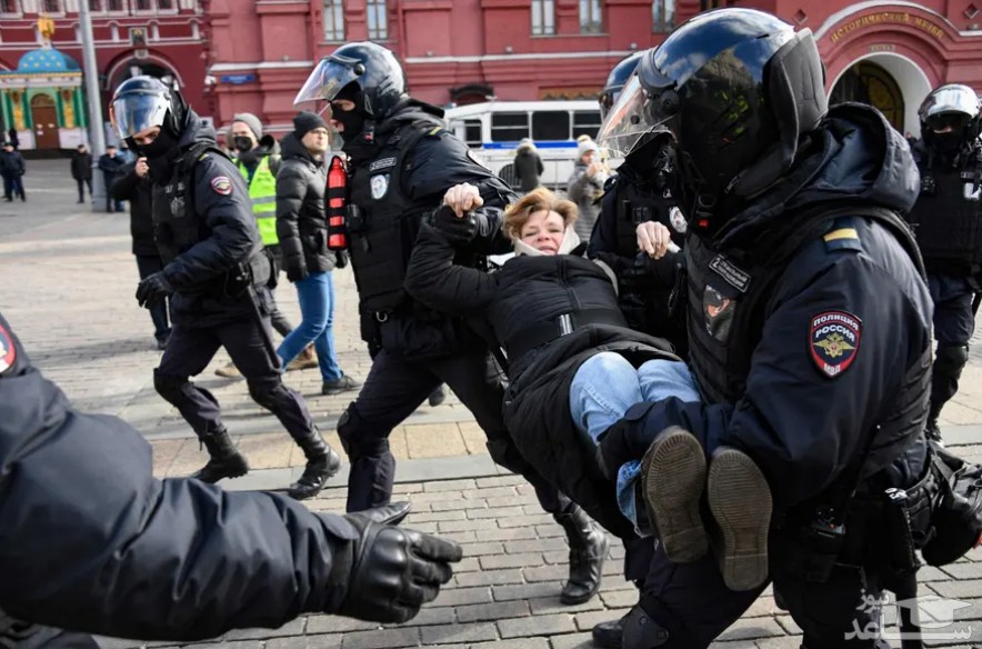 دستگیری معترضان ضدجنگ در شهر مسکو روسیه/ خبرگزاری فرانسه