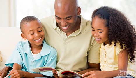 کمک به کودکان برای کتاب خواندن